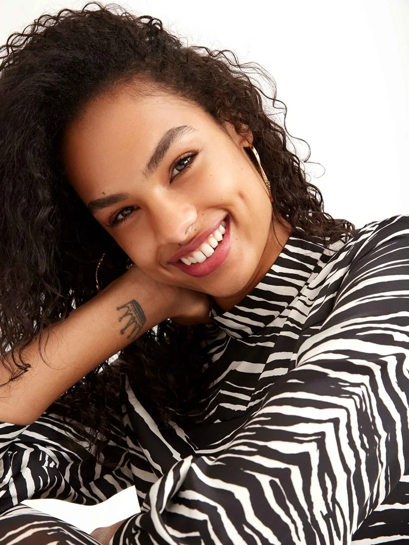 14-erica-carvalho-main-book.webp
