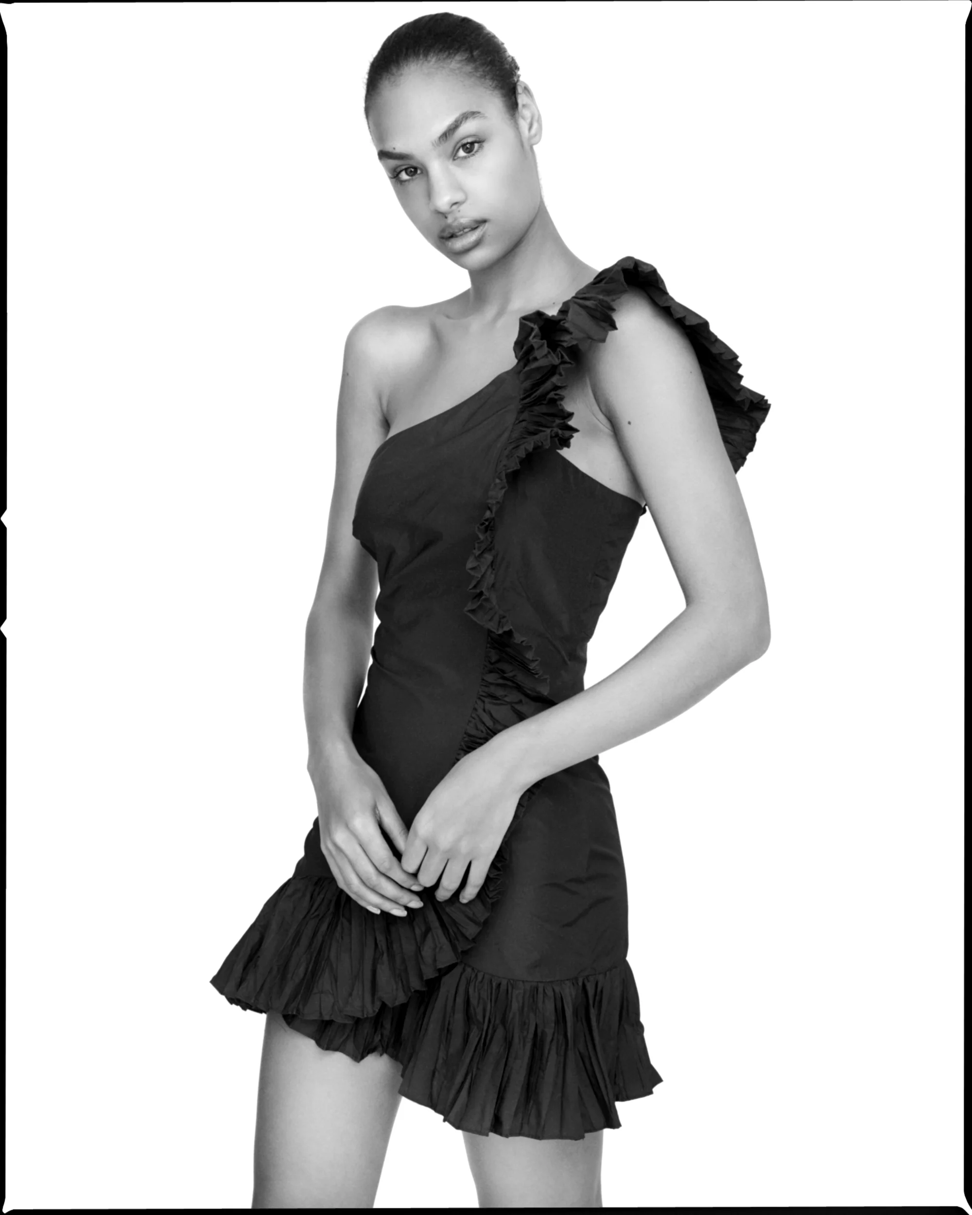 15-erica-carvalho-main-book.webp