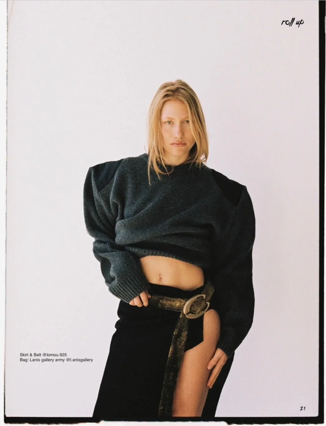 15-laura-leroy-main-book.webp