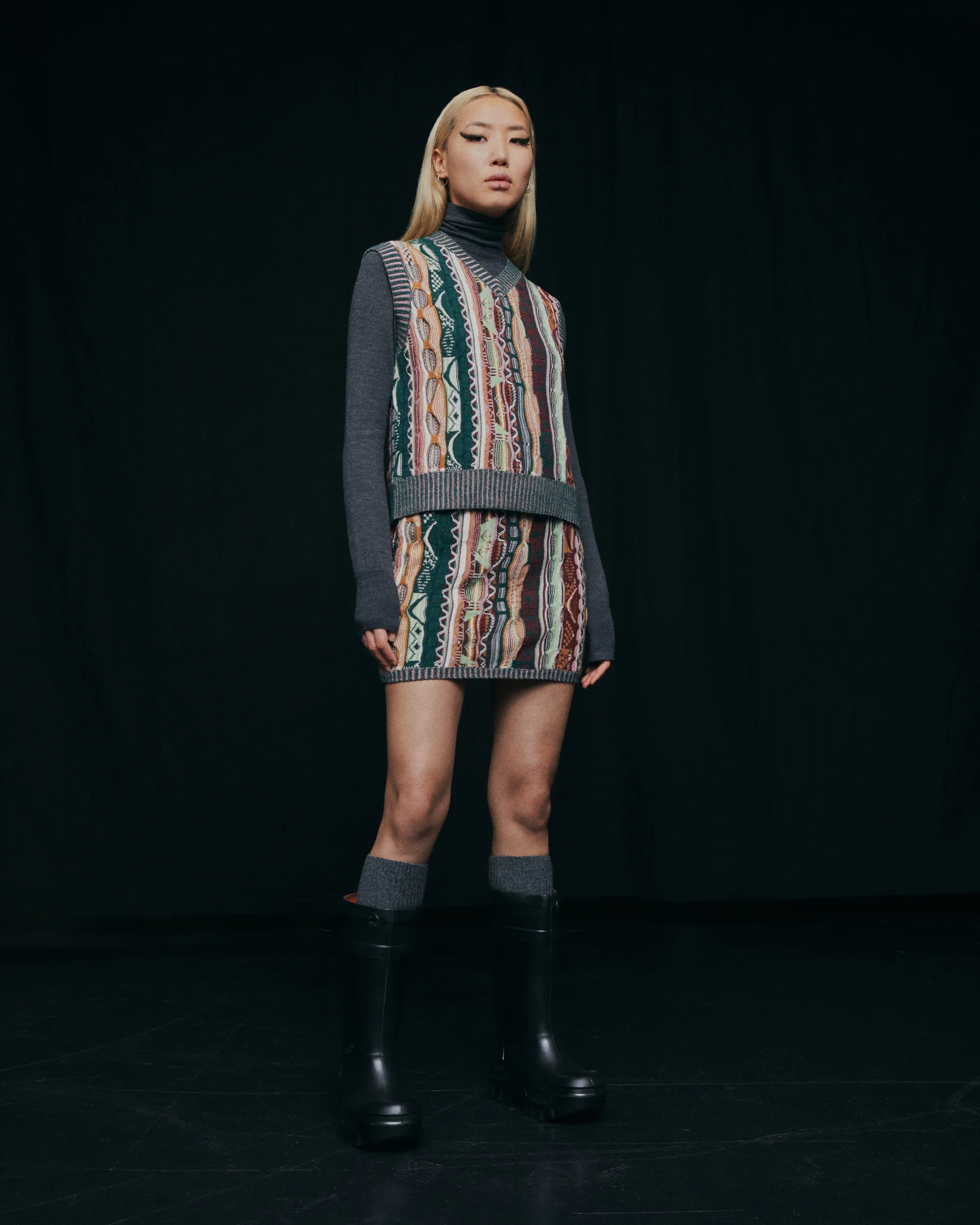 16-aya-b-main-book.webp