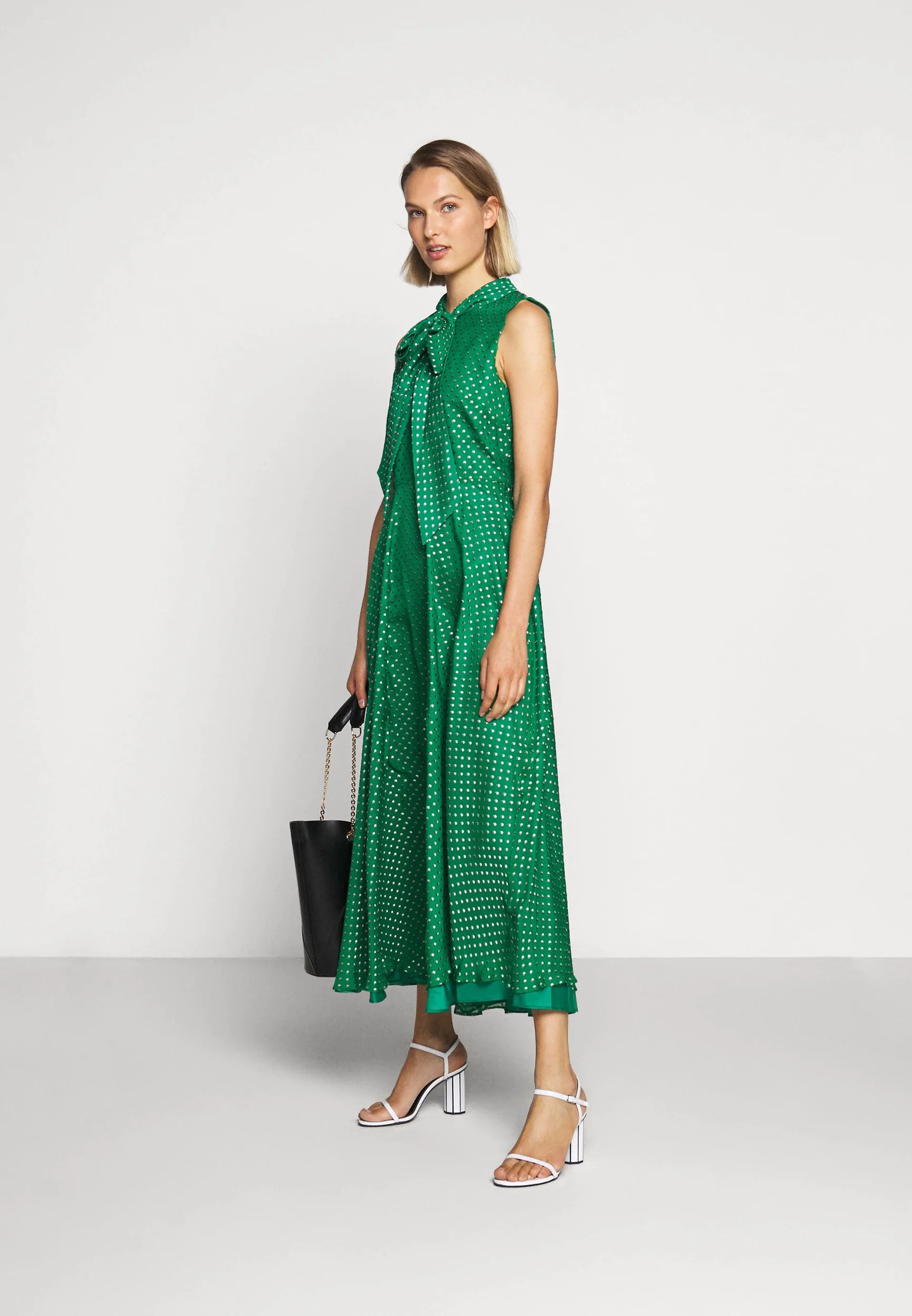 25-caroline-walch-portfolio.webp