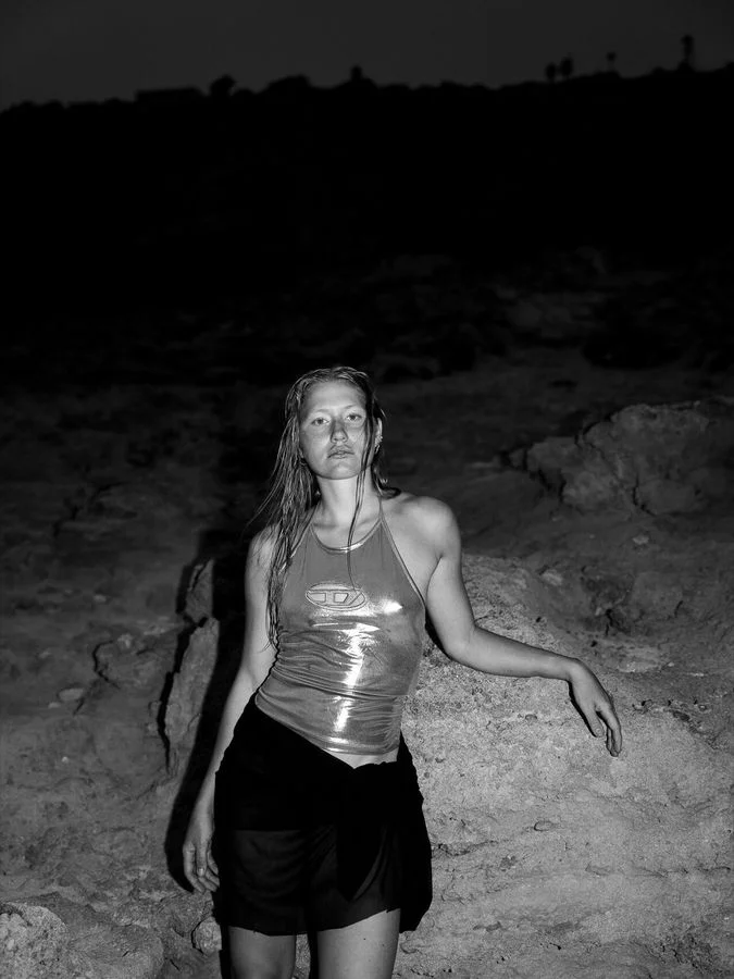 25-laura-leroy-main-book.webp