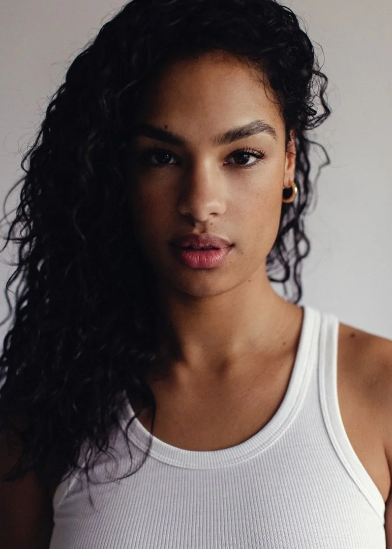 27-erica-carvalho-main-book.webp
