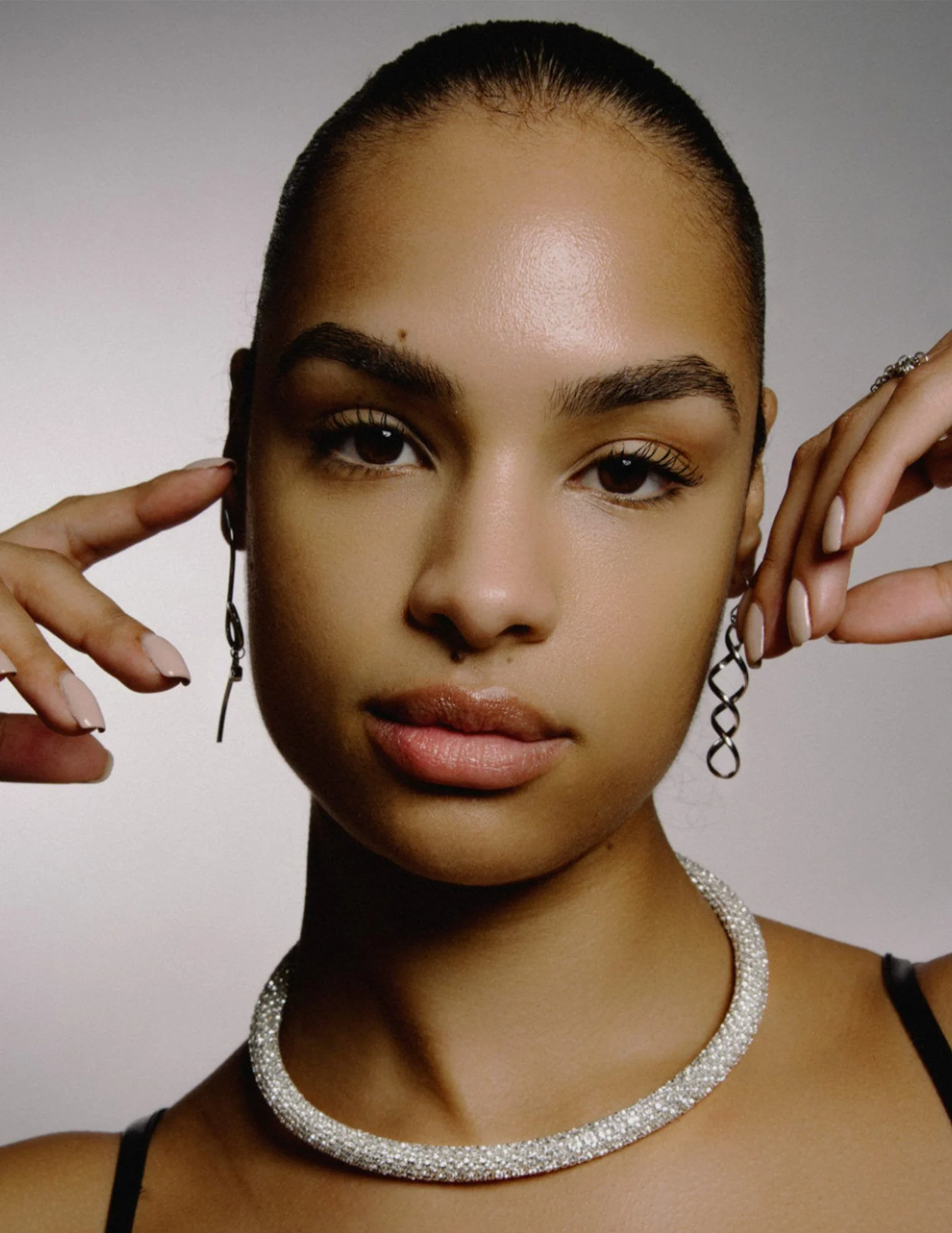 2-erica-carvalho-main-book.webp
