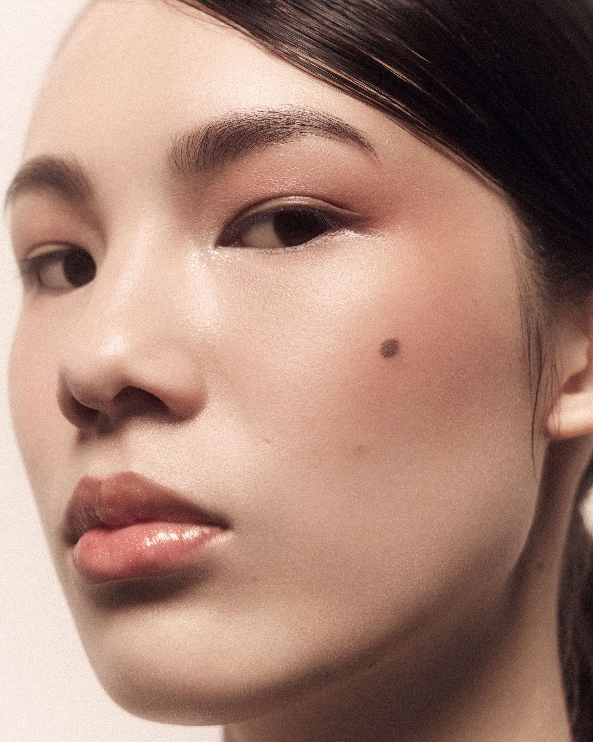 31-qianyu-yu-modelbook.webp