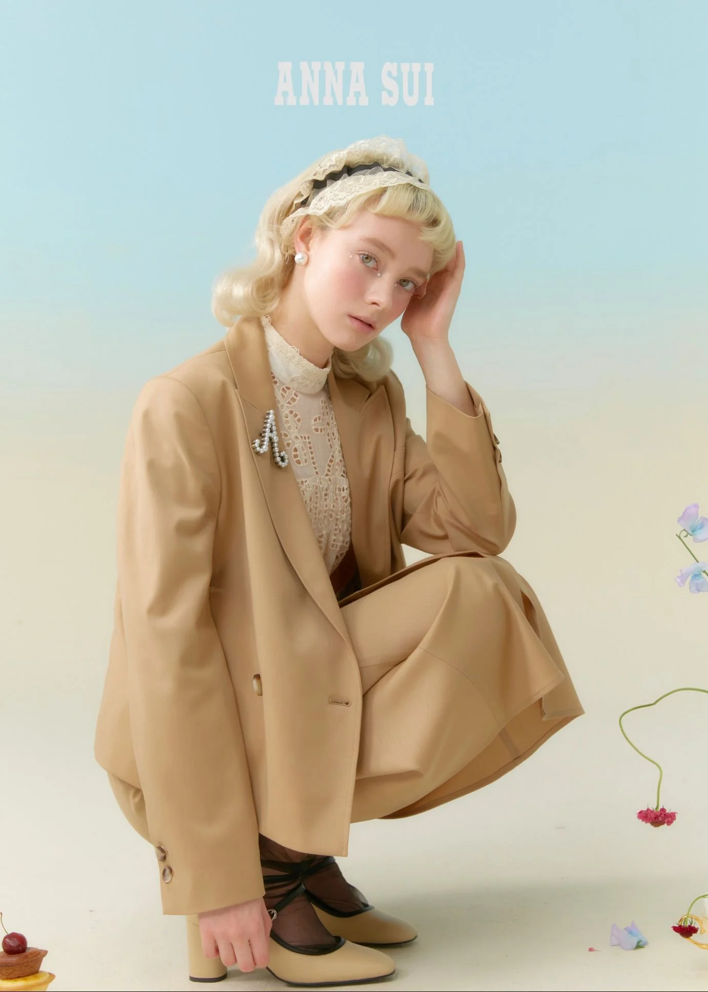 5-alice-s-main-book.webp